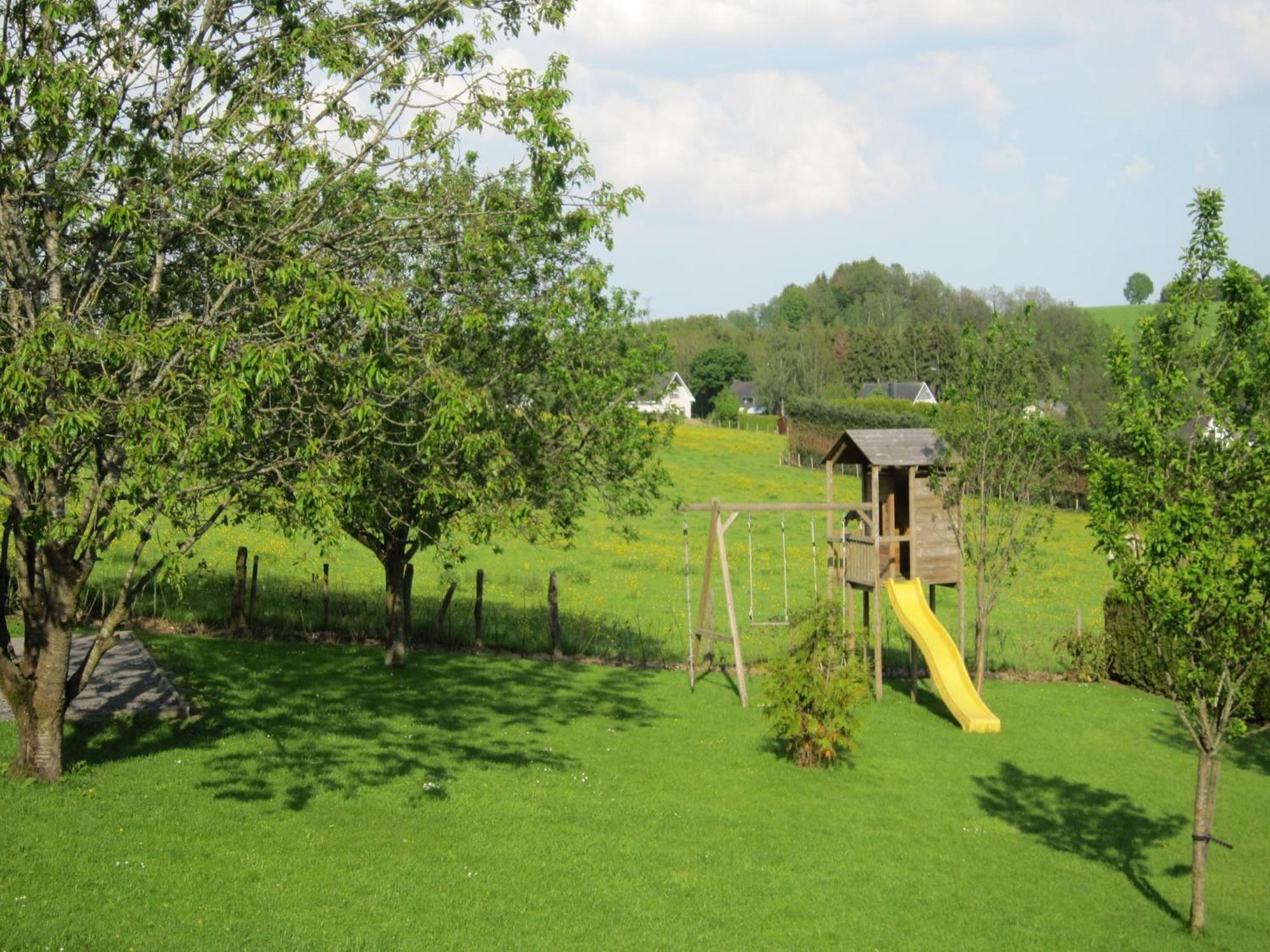 Contemporary Holiday Home In Houffalize With Private Garden Bagian luar foto